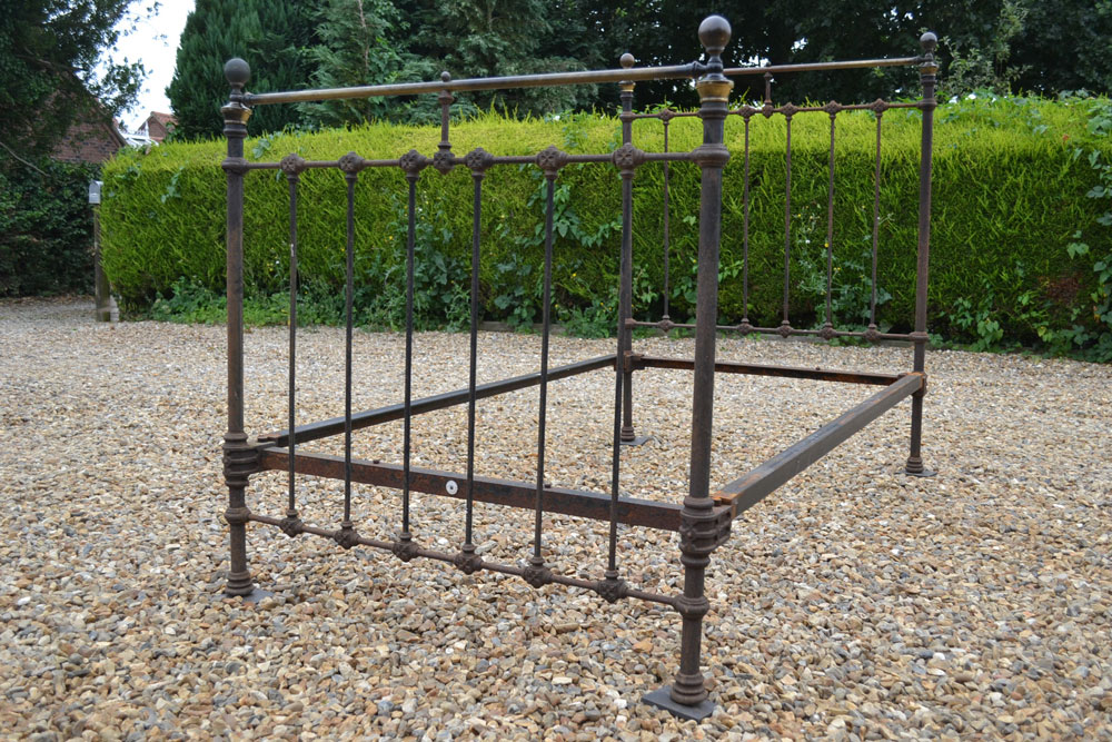 coast-to-country-antique-victorian-brass-and-iron-bedsteads-english